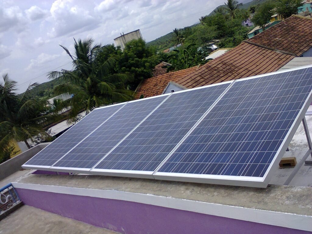 325 Watt Solar Panel in India – A Complete Guide 2025 1 Waaree 330W
